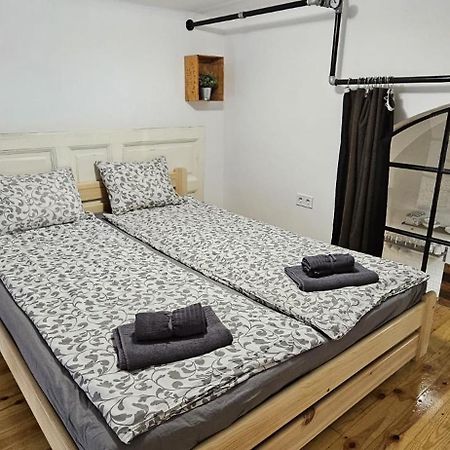 דירות Quiet And Central 2Bdr 2Bthr 2Ac Wifi For 4-6 Ppl In Heart Of בודפשט מראה חיצוני תמונה